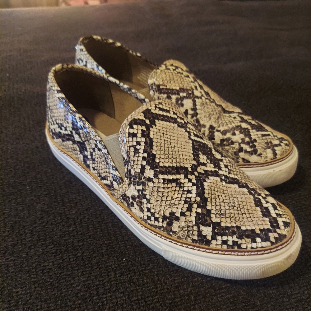Steve Madden Jalia snakeskin print slip on 8.5